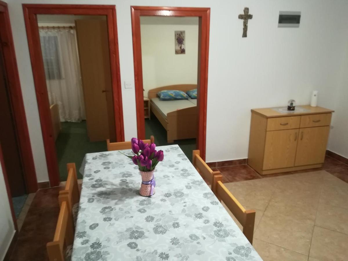 Apartman Borosa Vir Exteriér fotografie